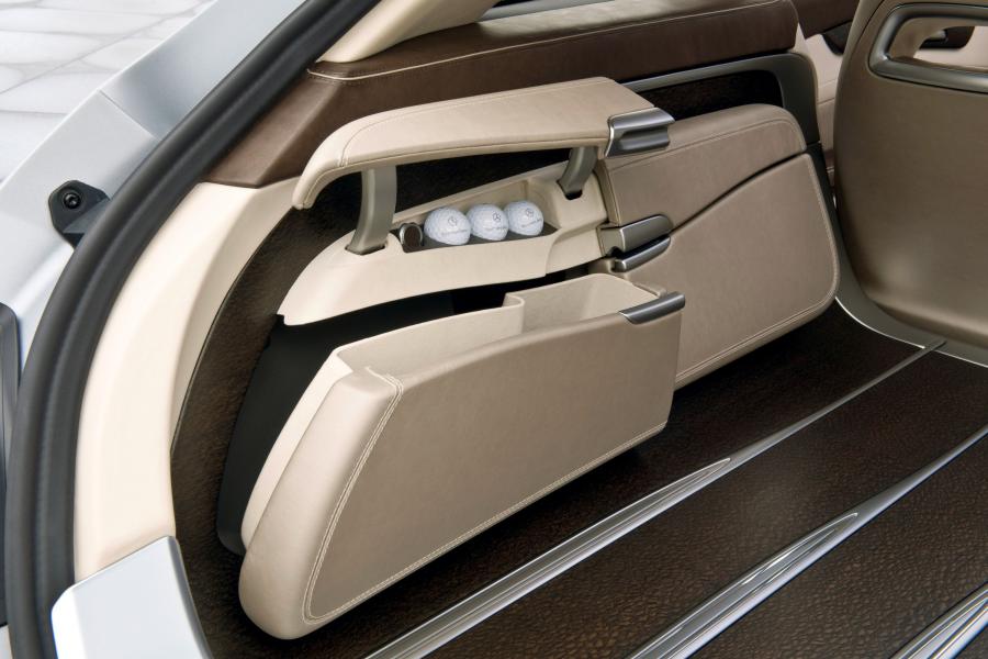  Mercedes-Benz CLS Shooting Break Concept 2010 года  (фото 4 из 86)